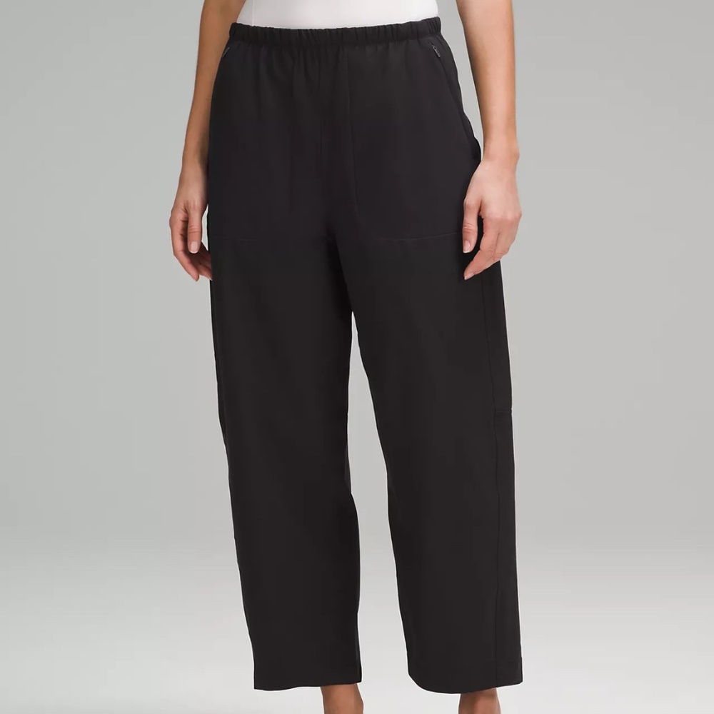 Lululemon Lightweight Mid-Rise Barrel-Leg Cropped Pant - Size 10